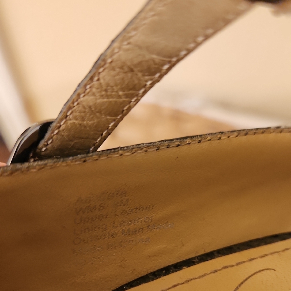 Kenneth Cole Black Heels Snakeskin Design - Picture 5 of 7